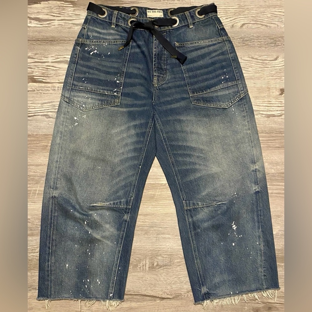 Free People Moxie Low Slung Barrel Jeans Size 28
dark wash hem has been cut